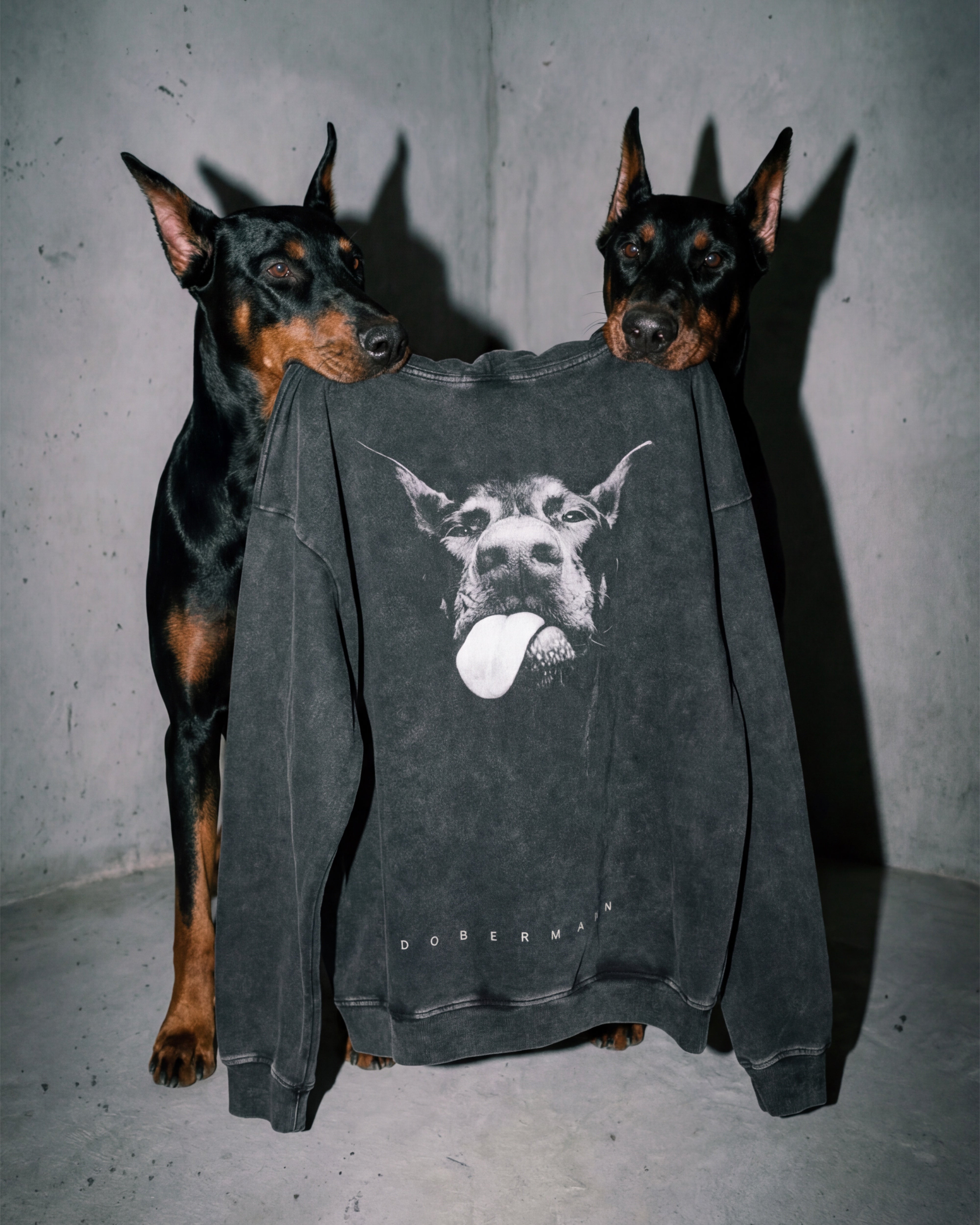 DOBIE - Washed Black